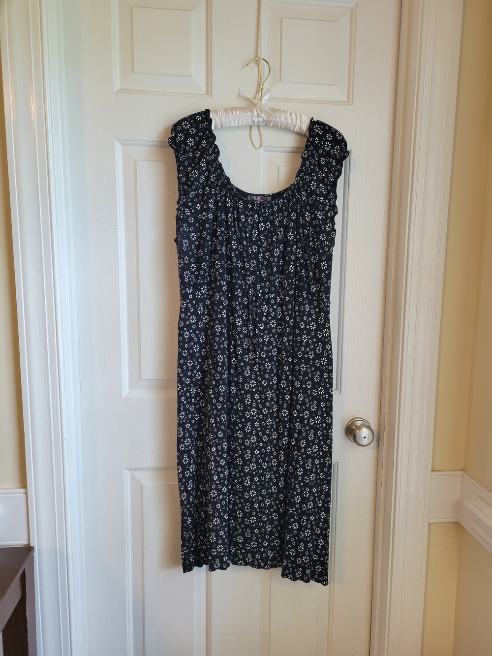 Pyramid collection Black And White Floral ShortCap Sleeve Midi Dress 3X